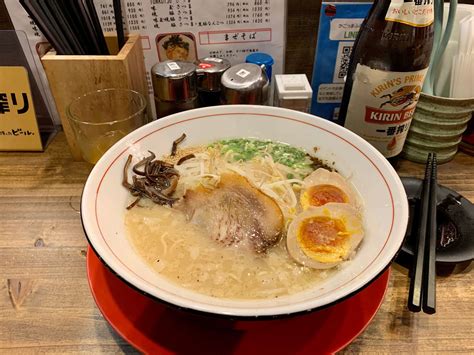 博多 テイクアウト: なぜ福岡のラーメンは世界を席巻しているのか？