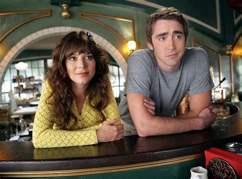  Pushing Daisies: โศกนาฏกรรมรักข้ามภพ และความลับที่ห่อหุ้มด้วยแป้งมัชชีโต้!